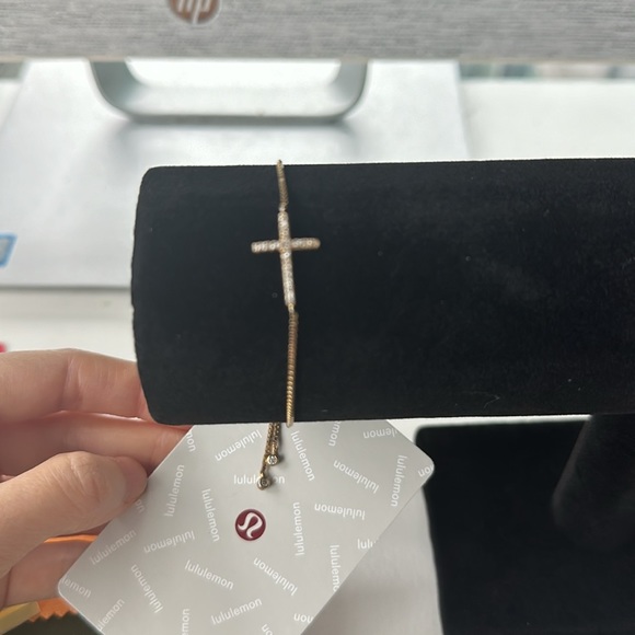 Bundle to get this free choose one - Picture 4 of 8